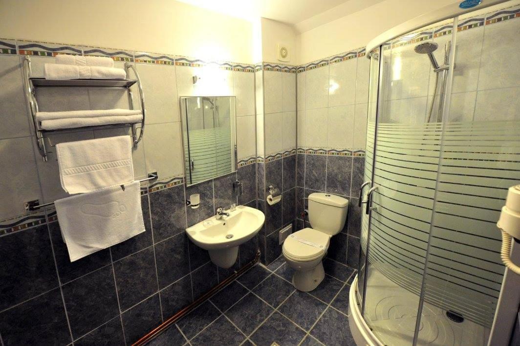 Pensiunea Ciprian Curtea de Argeş Extérieur photo